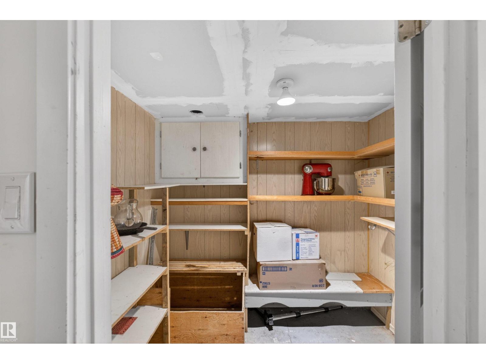 9007 169 AV NW, Edmonton