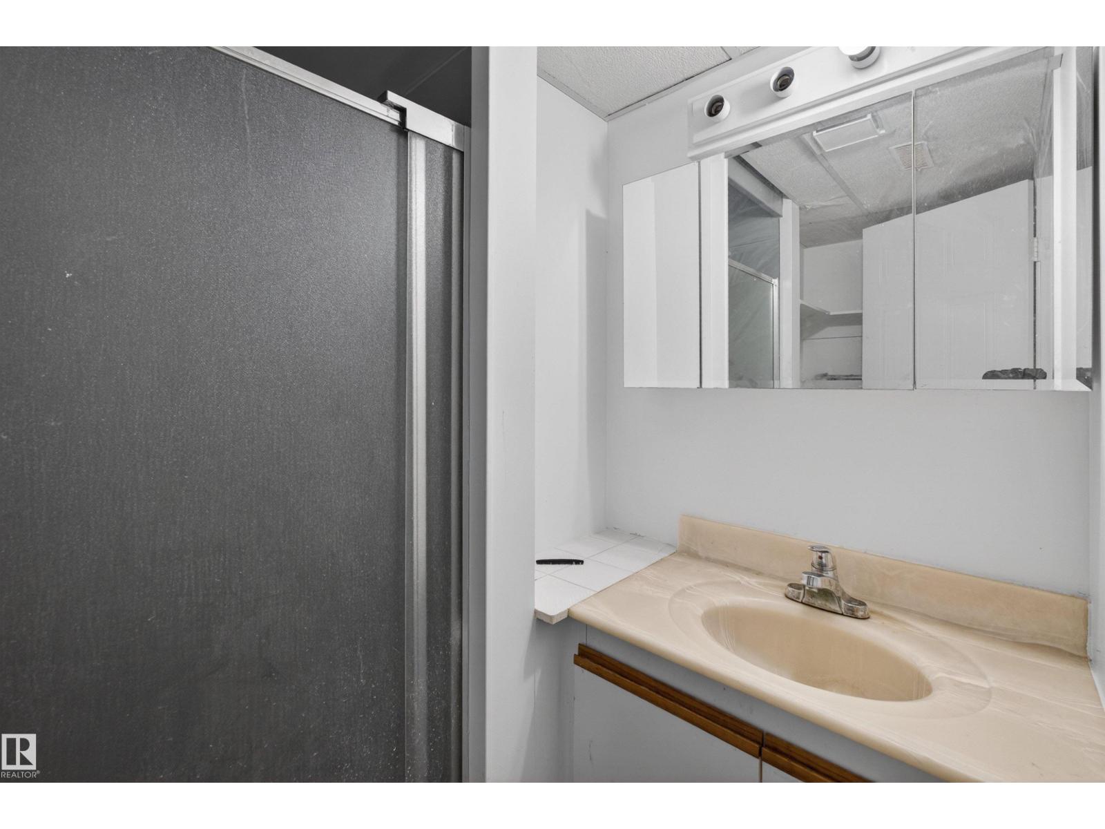 9007 169 AV NW, Edmonton