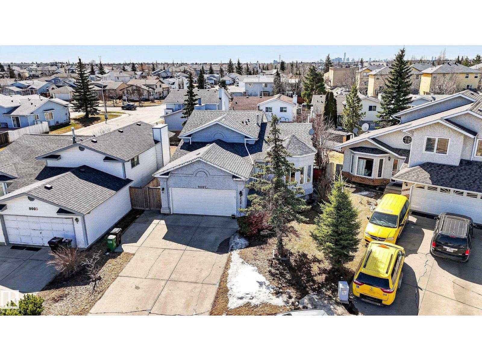 9007 169 AV NW, Edmonton