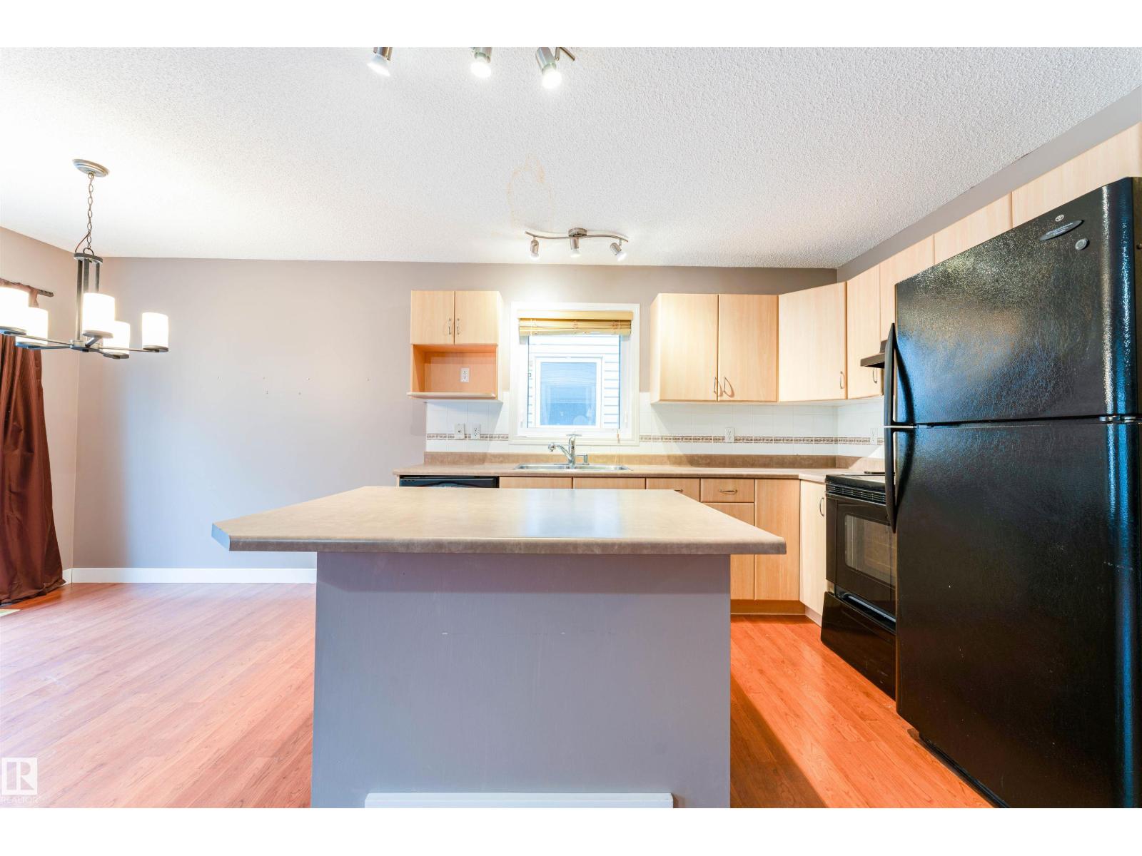 #72 2021 Grantham CO NW, Edmonton