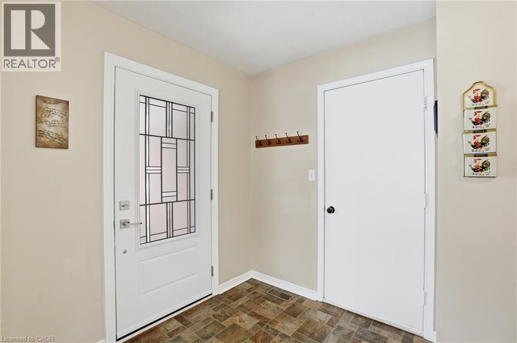 52 WINNETT Street N, Cayuga, Ontario, N0A1E0 — Photo 2