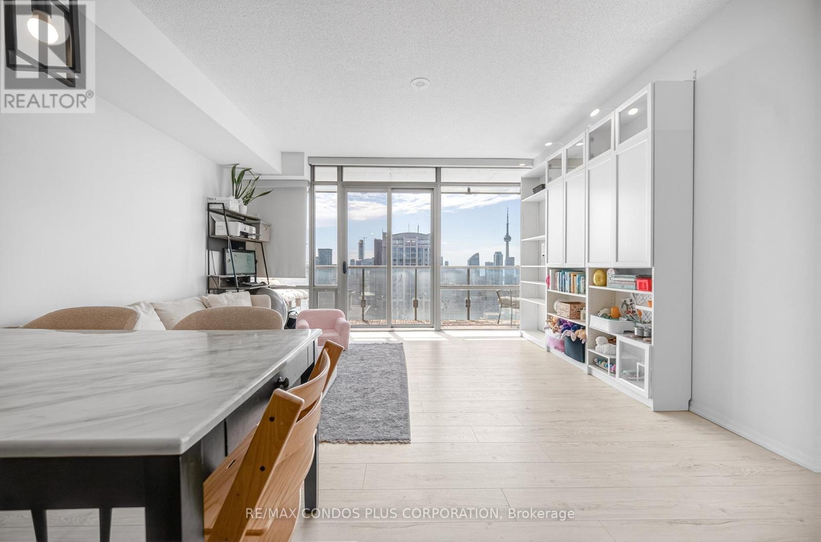 Listing photo of 4404 - 38 GRENVILLE STREET