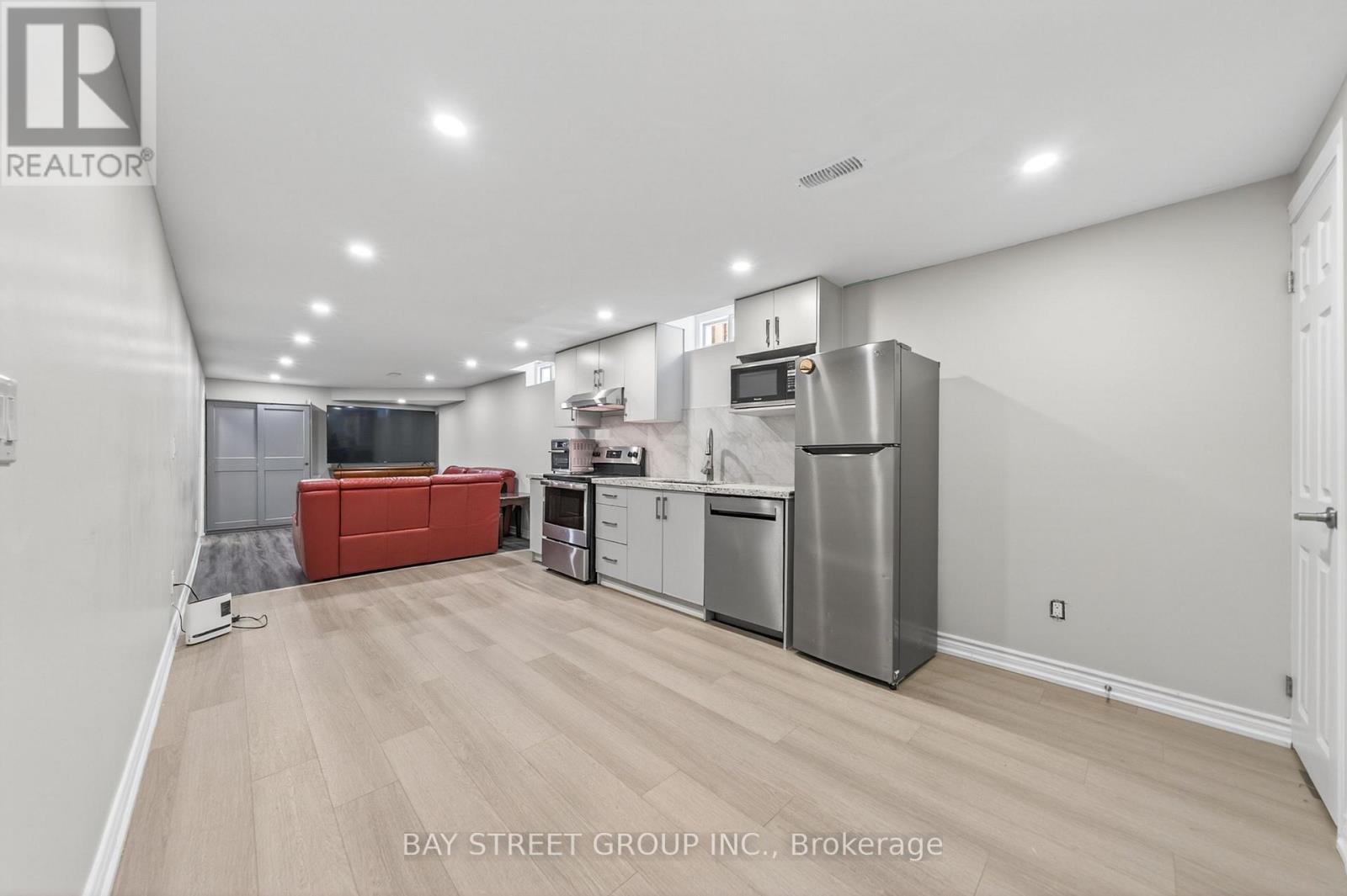 33 WINBORNE ROAD - 36