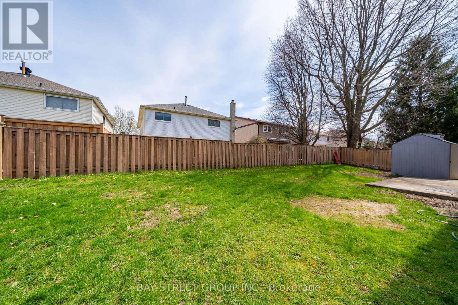 33 WINBORNE ROAD - 44