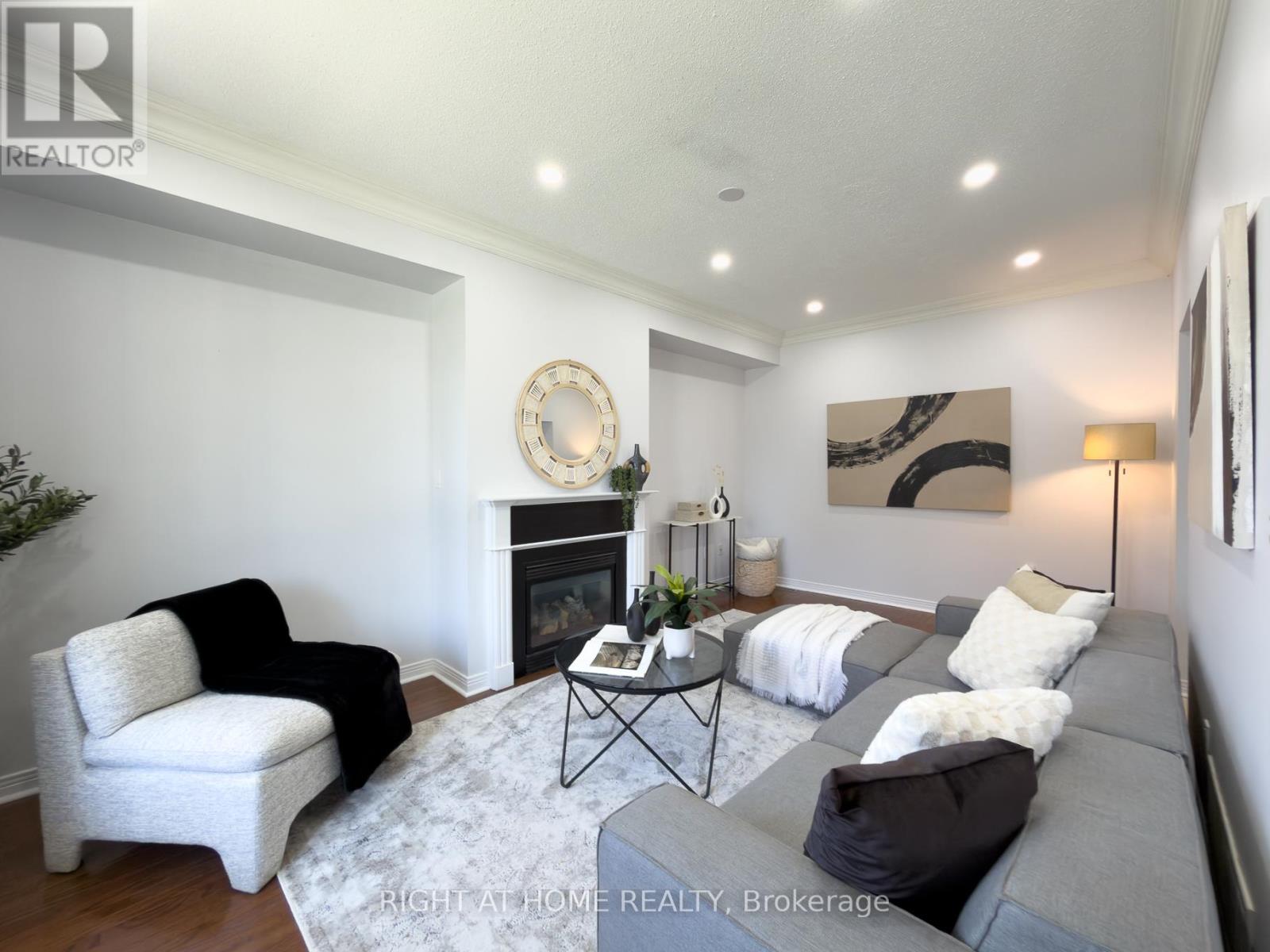 4200 RAWLINS COMMON - 5