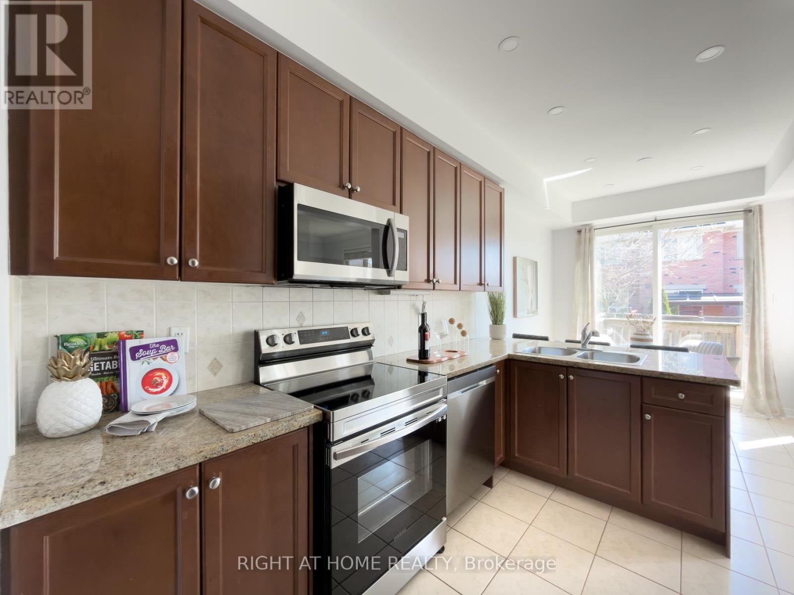 4200 RAWLINS COMMON - 8