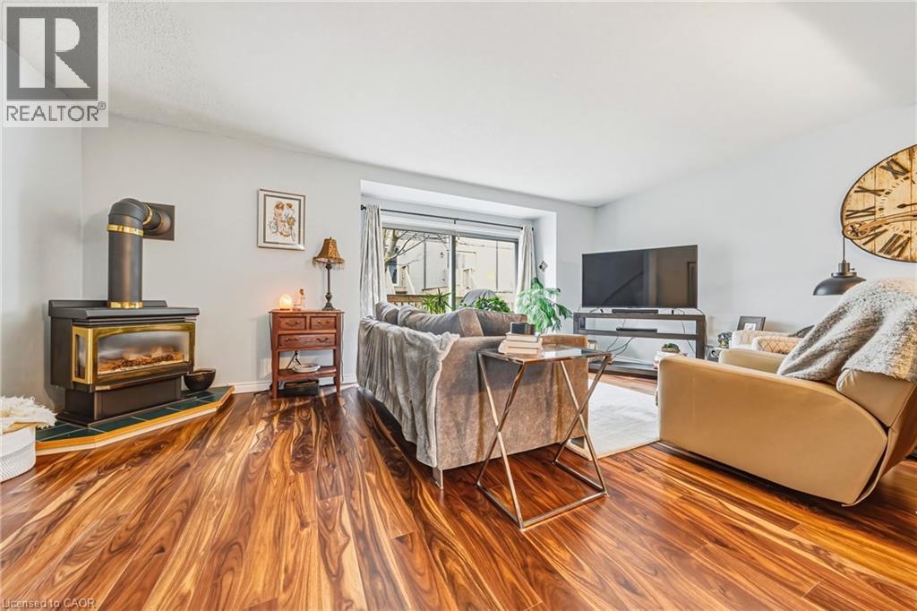 #25 26 POPLAR Drive Unit# 25 - 9