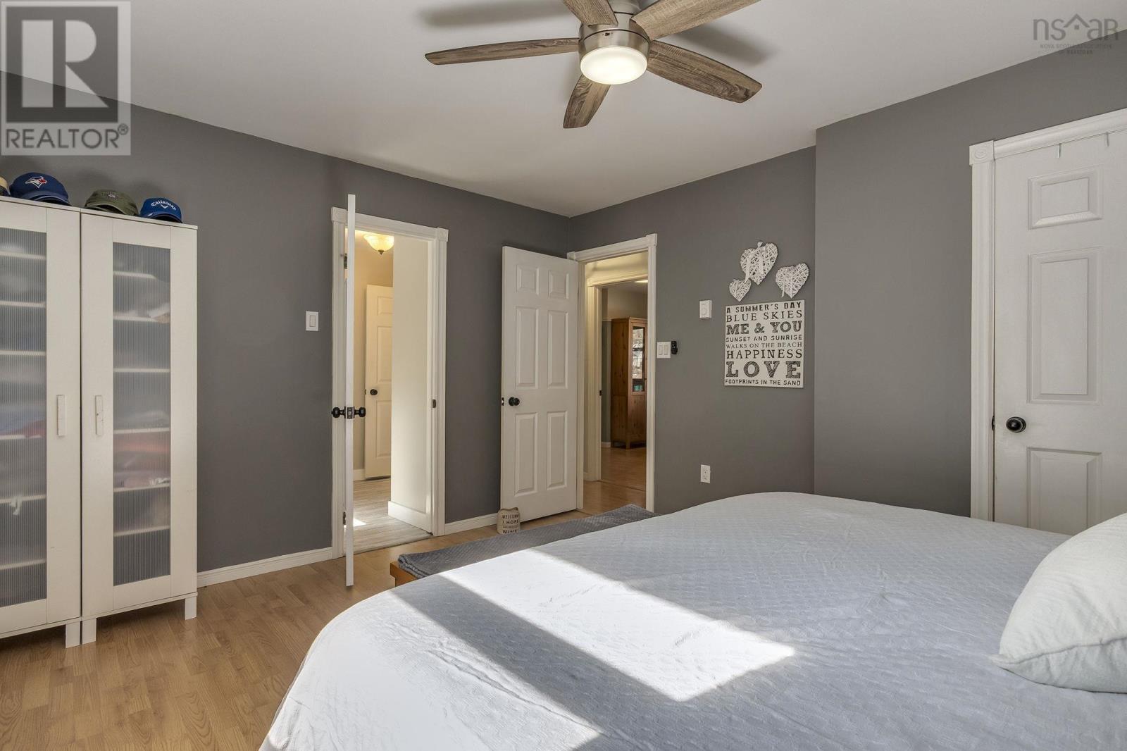 868 Shawn Drive — photo 18