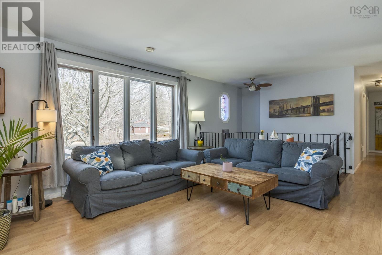 868 Shawn Drive — photo 6