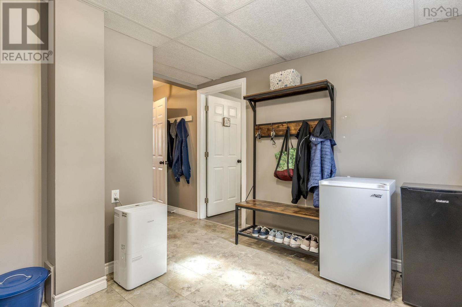 868 Shawn Drive — photo 34