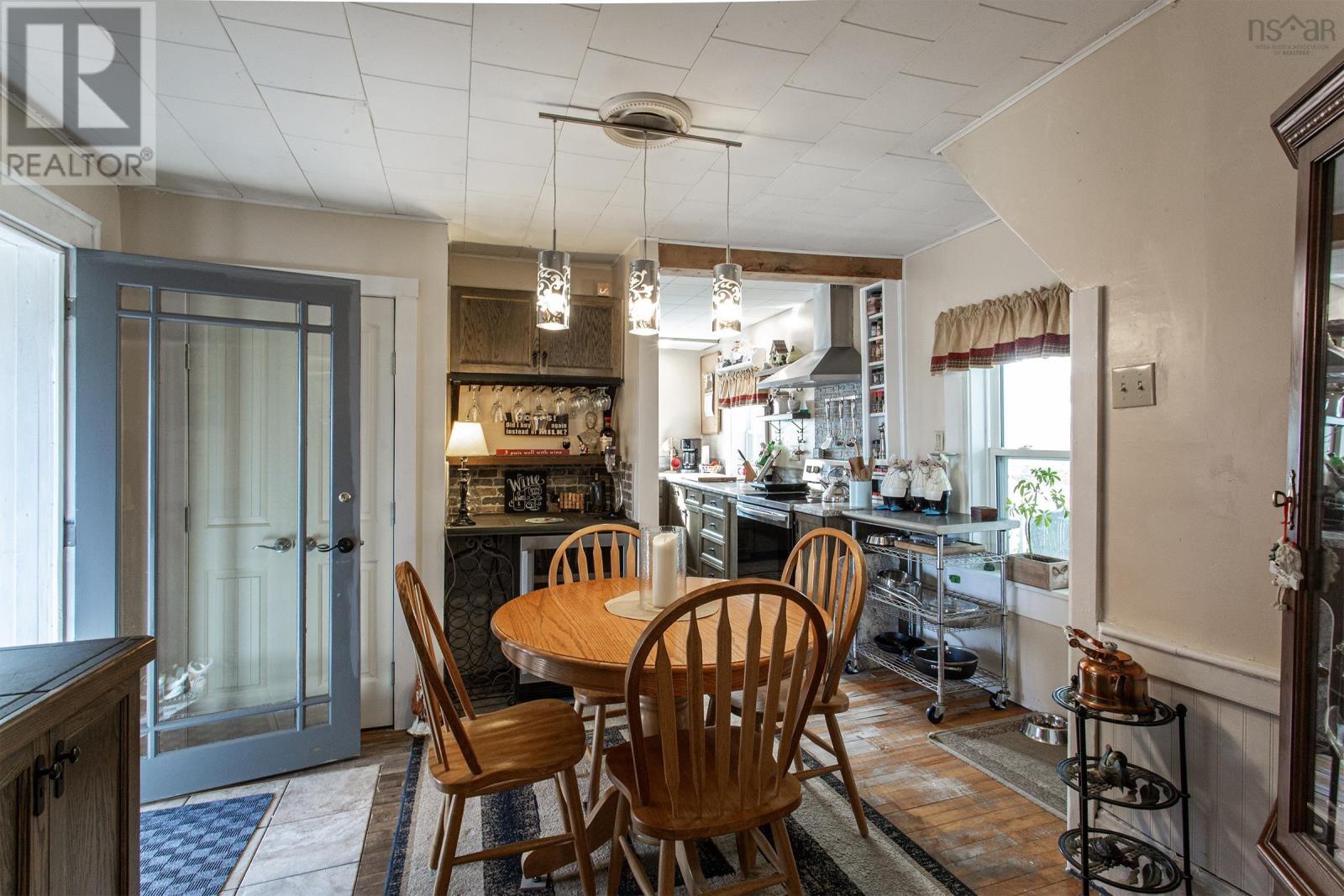 Property 23 of 32 of 188 King Street