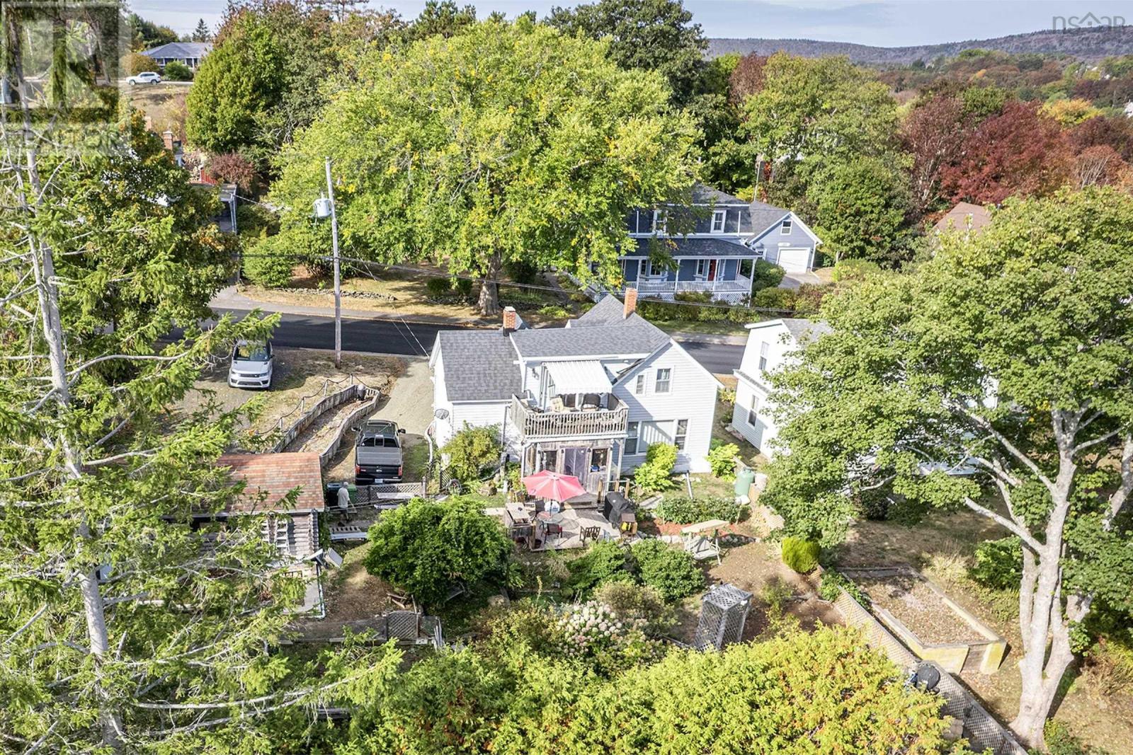 Property 14 of 32 of 188 King Street