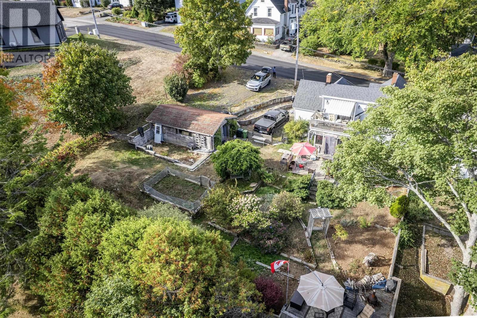 Property 15 of 32 of 188 King Street