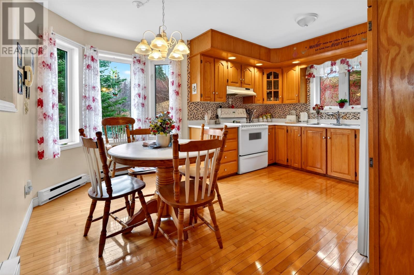 940 St Thomas Line - 10