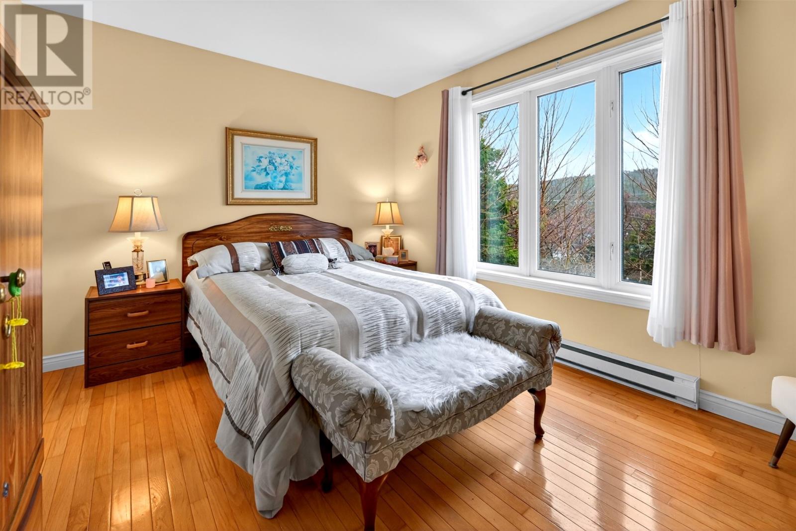 940 St Thomas Line - 14