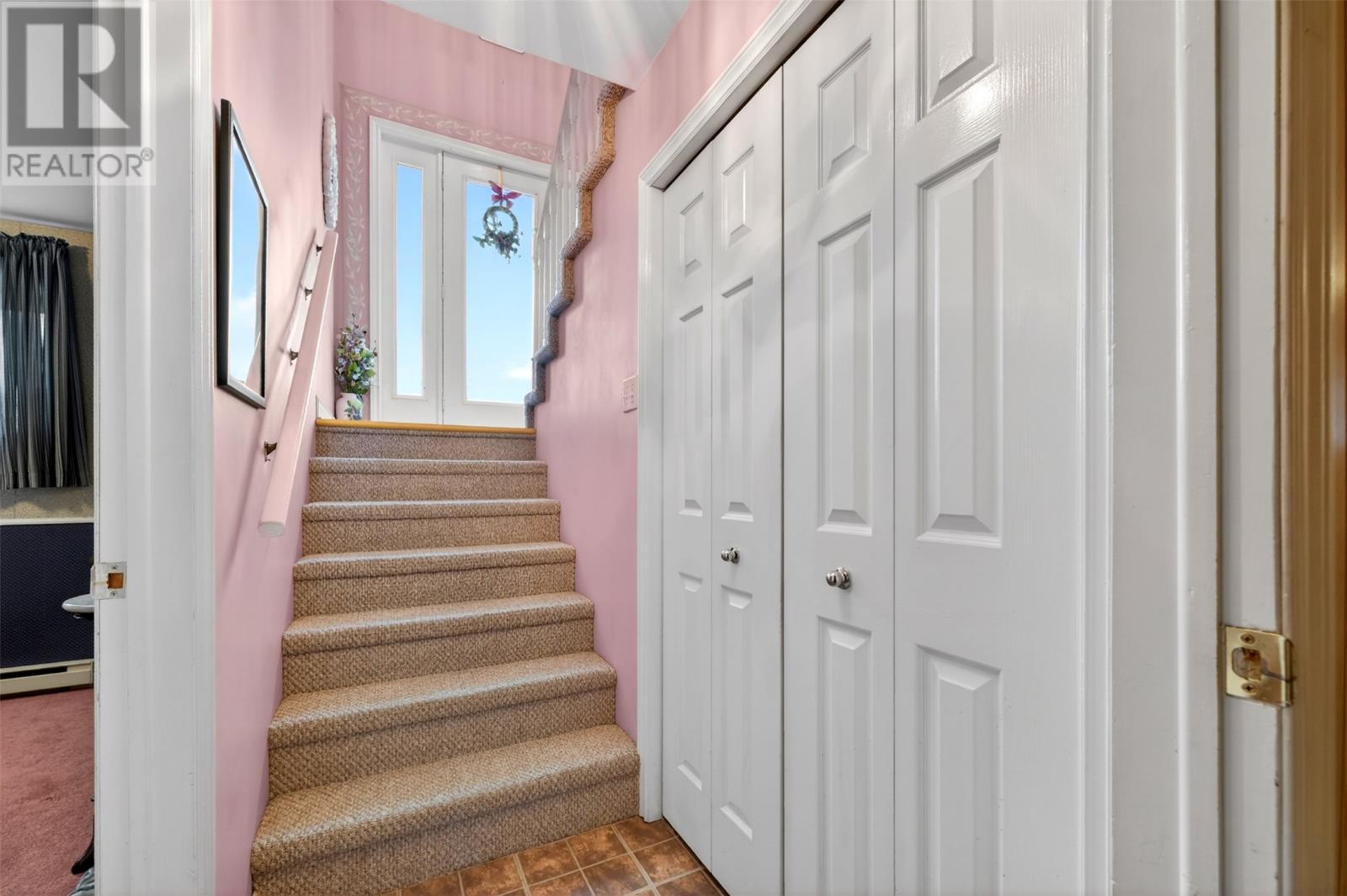 940 St Thomas Line - 18