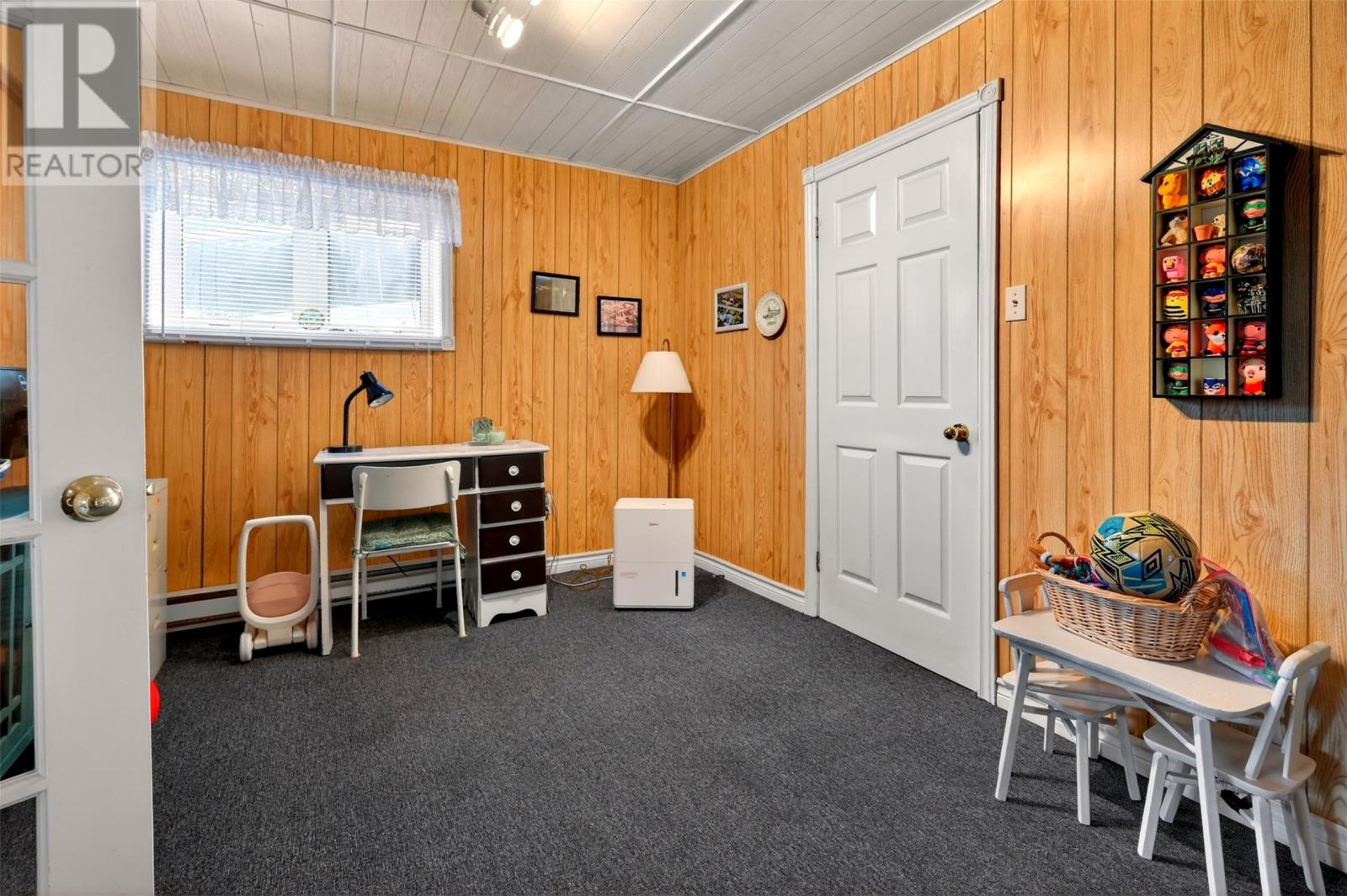 940 St Thomas Line - 21