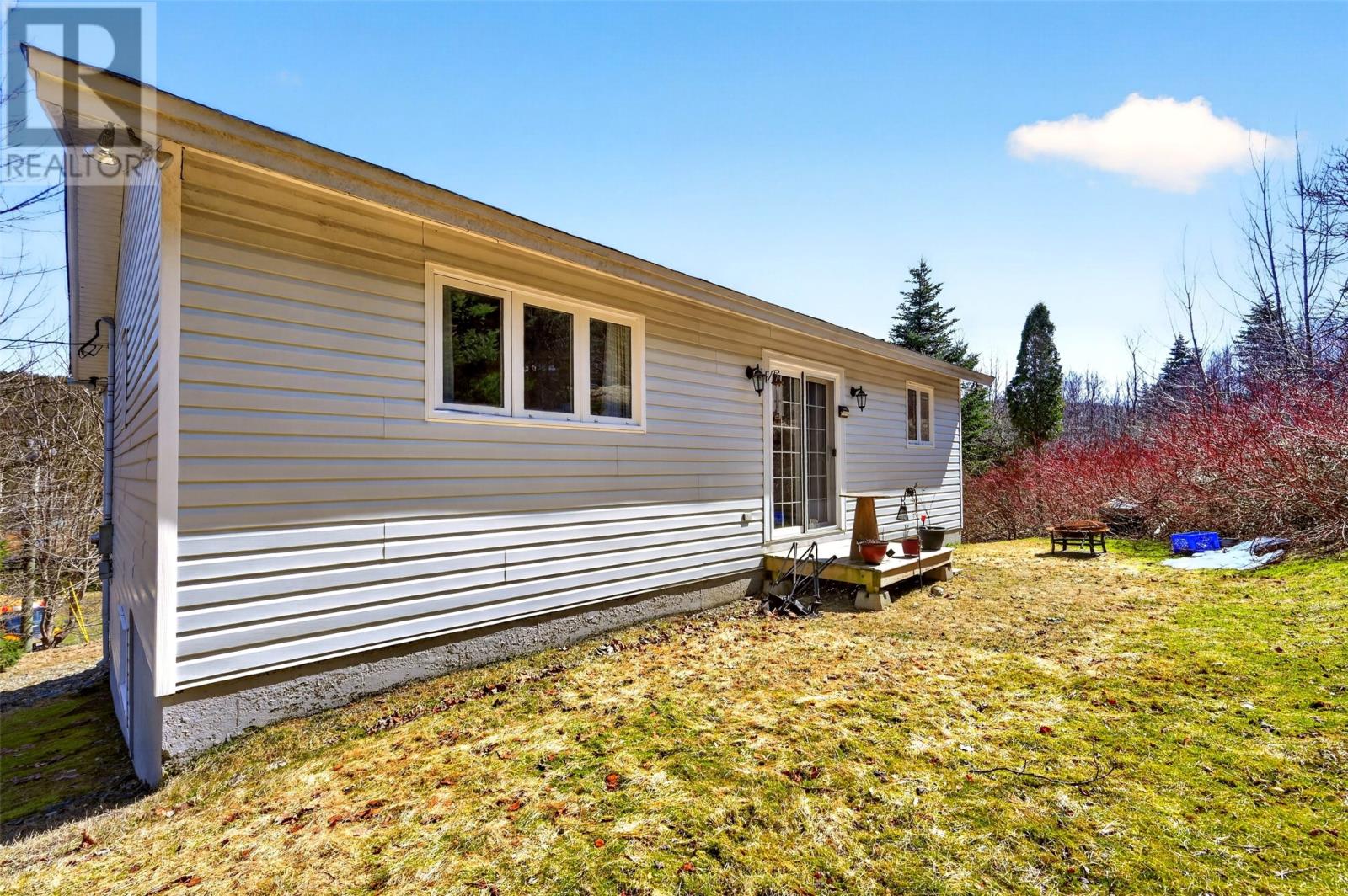 940 St Thomas Line - 25