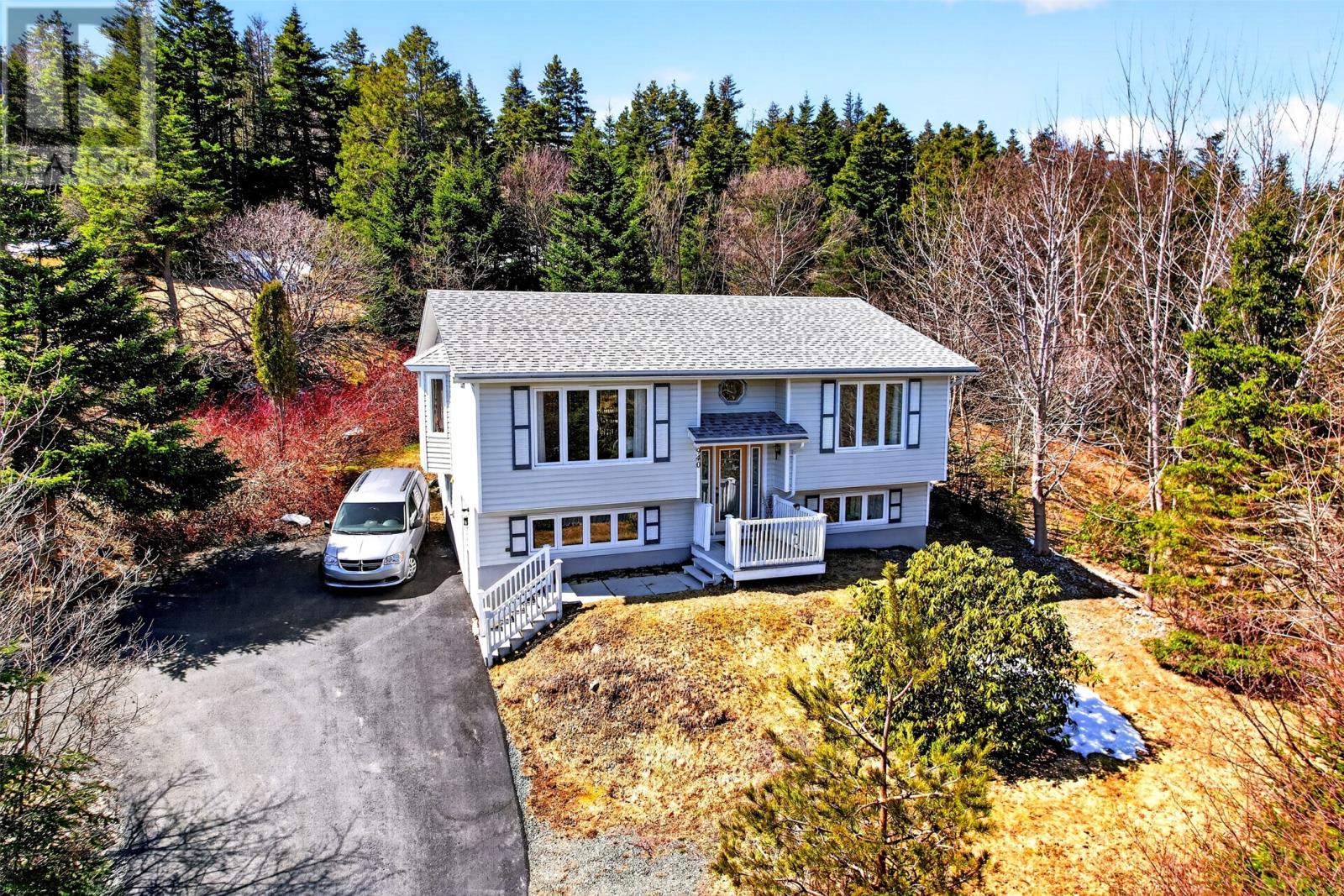 940 St Thomas Line - 34