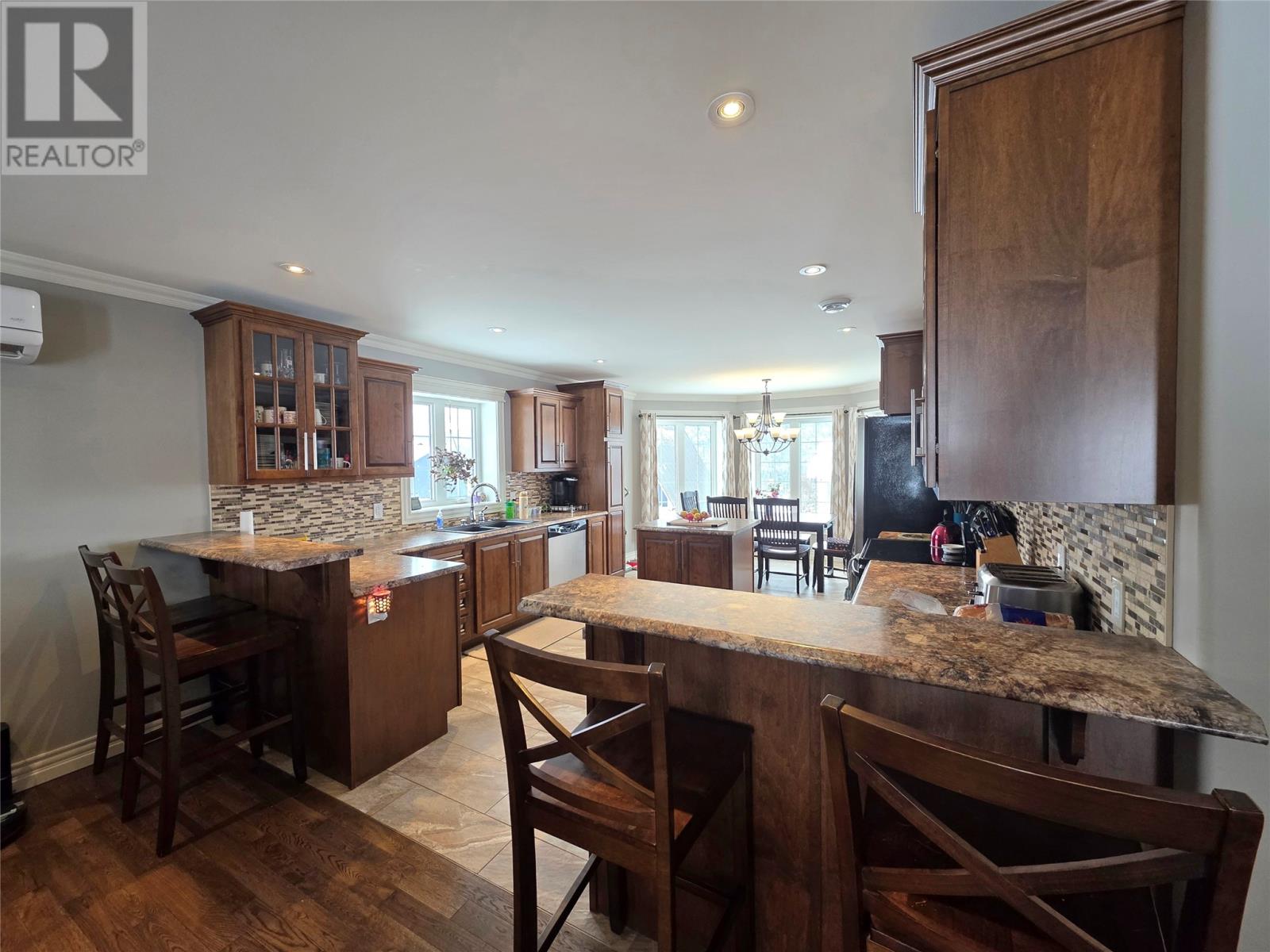 16 Shamrock Crescent - 10