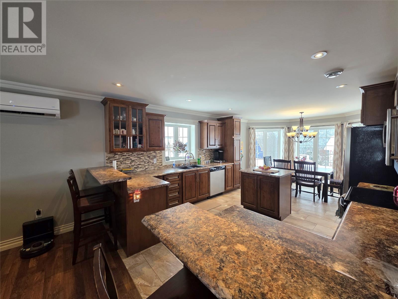 16 Shamrock Crescent - 13