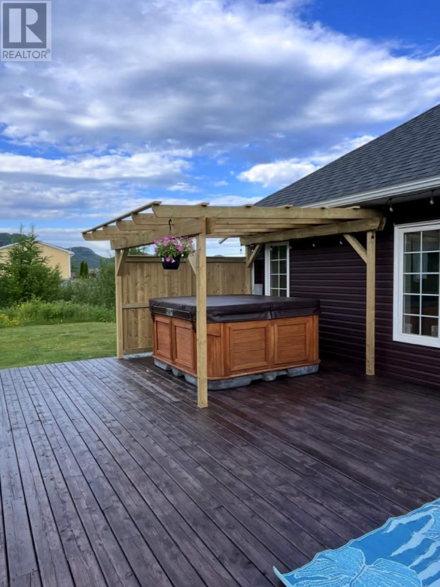 16 Shamrock Crescent - Image 3