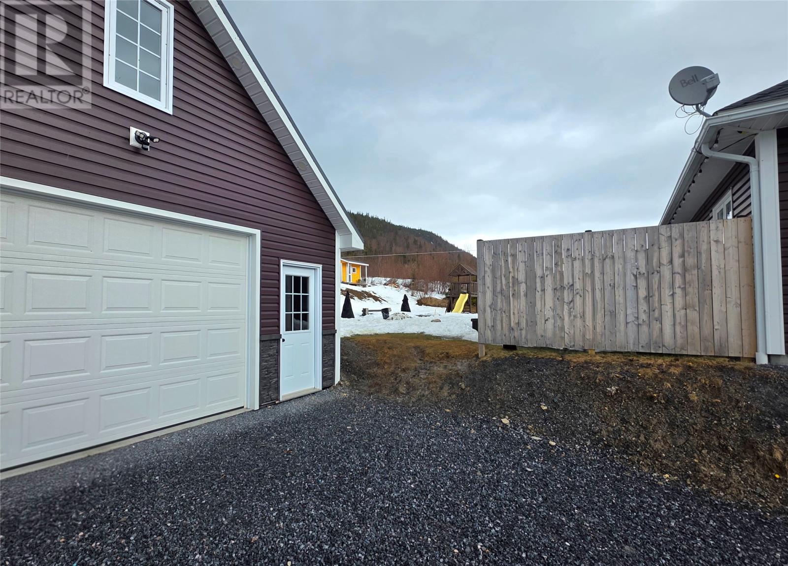 16 Shamrock Crescent - 31