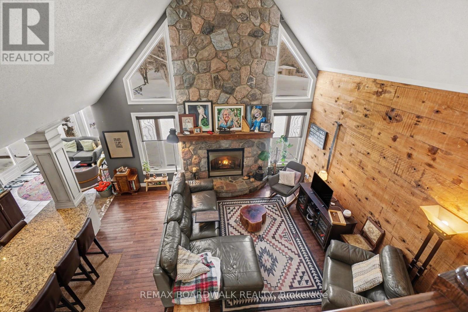70 LINDA STREET - 6