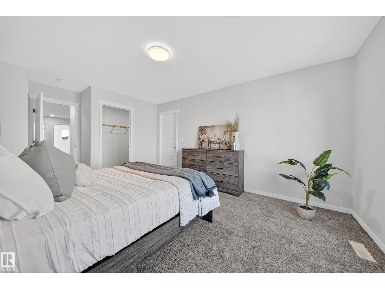 20723 24 AV NW, Edmonton