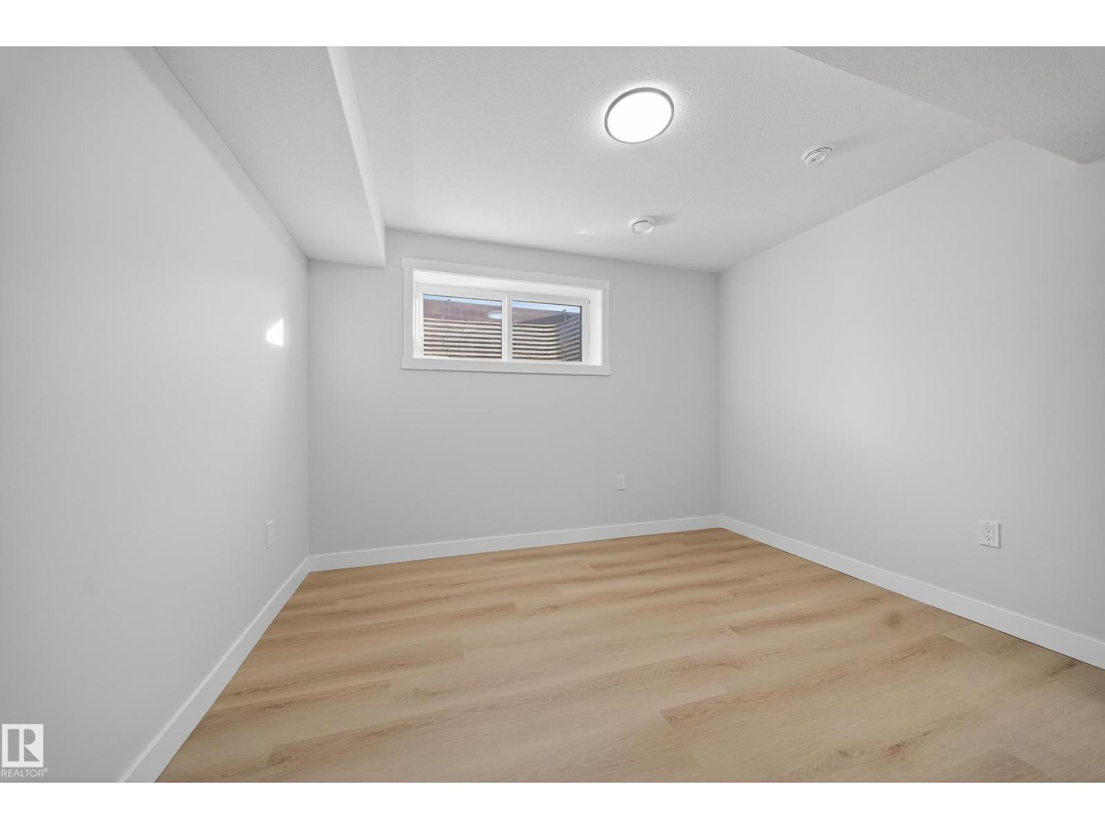 20723 24 AV NW, Edmonton