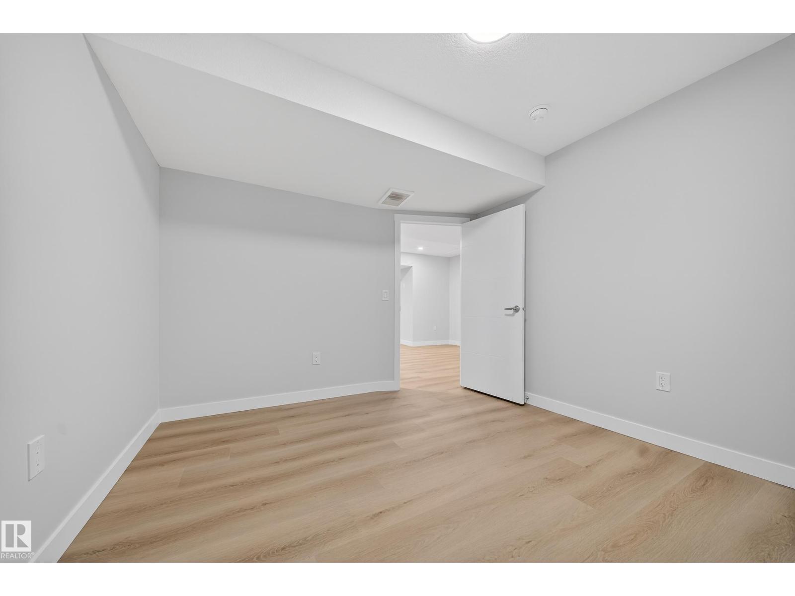 20723 24 AV NW, Edmonton