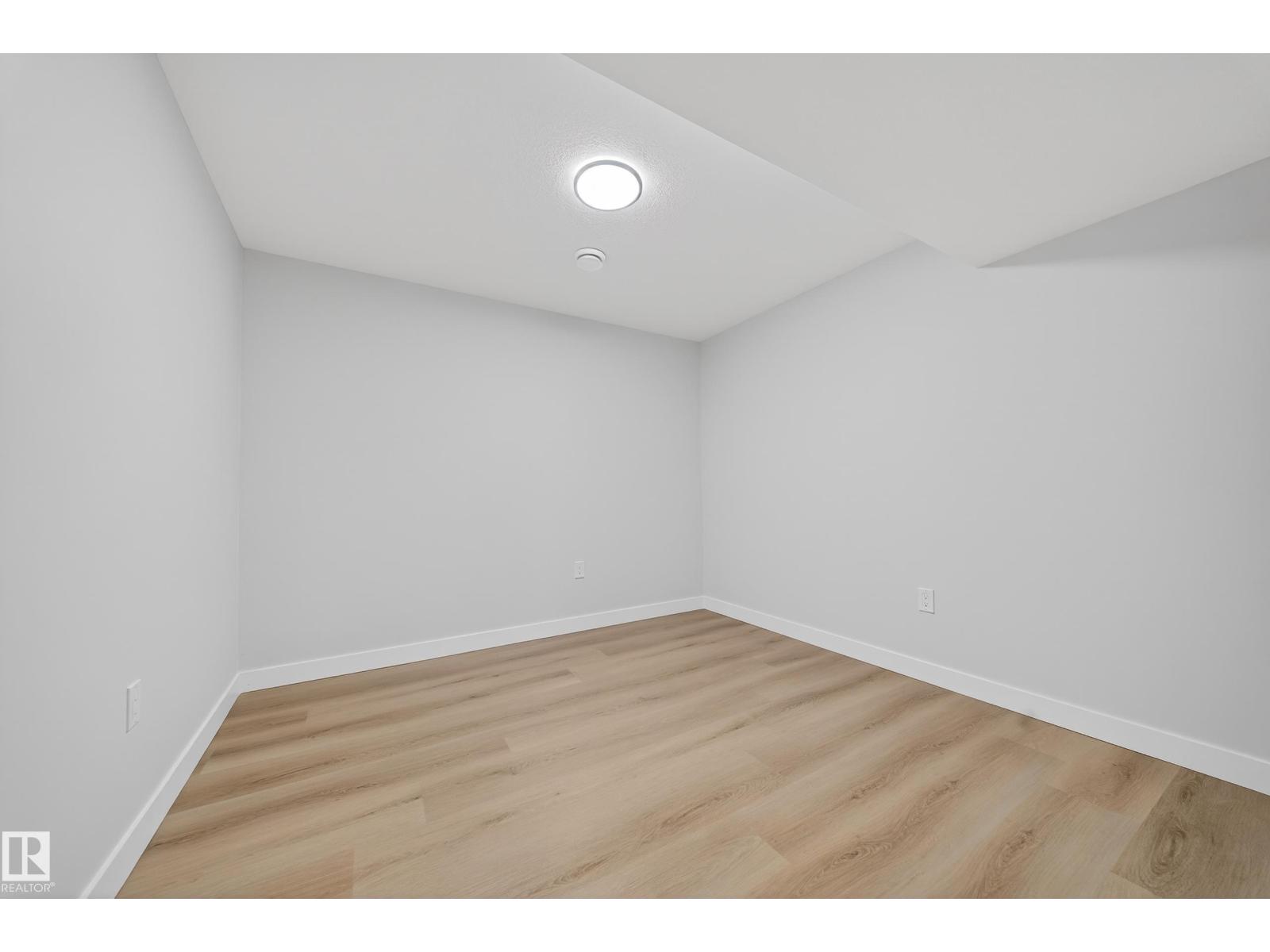 20723 24 AV NW, Edmonton