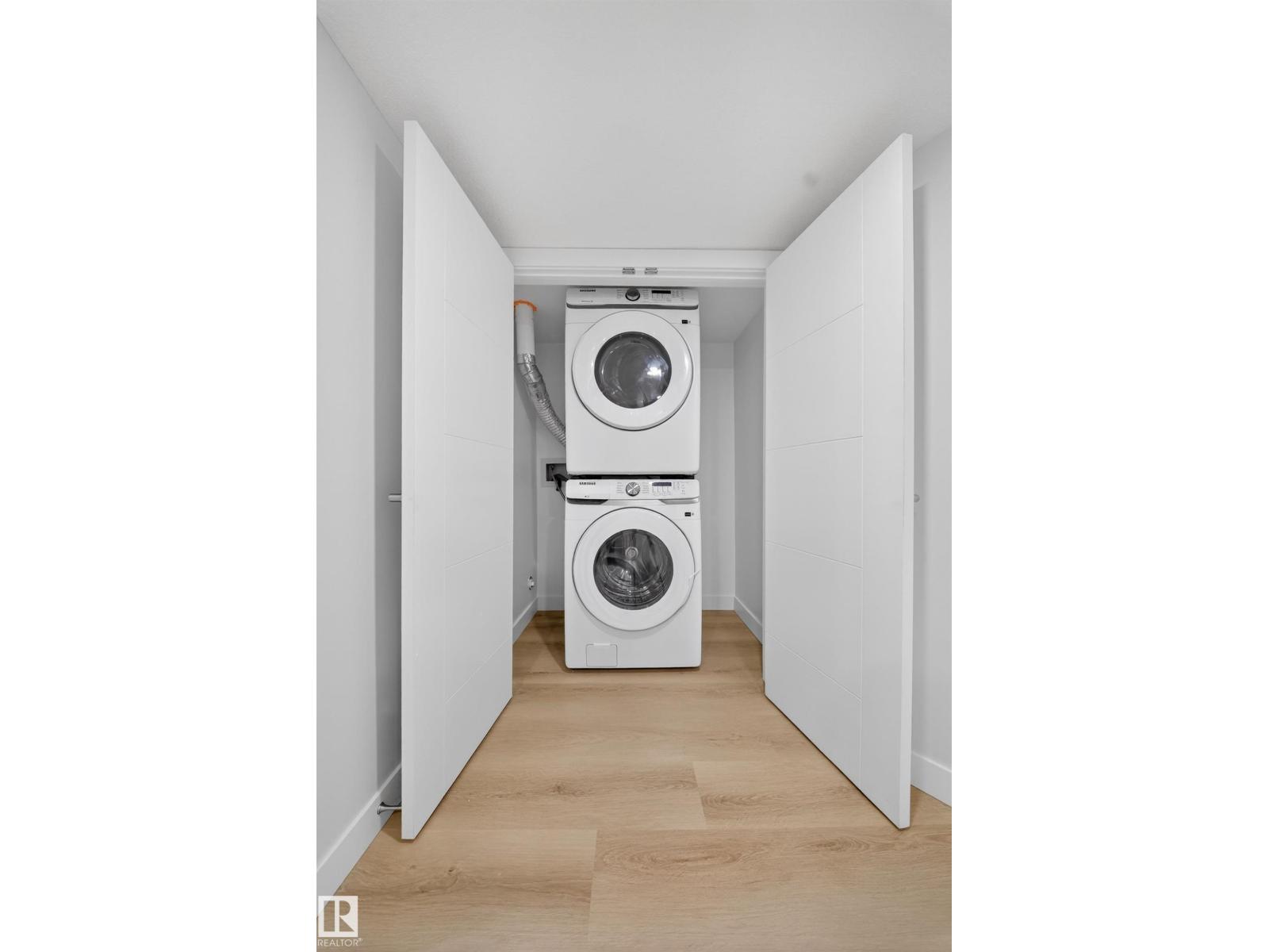 20723 24 AV NW, Edmonton