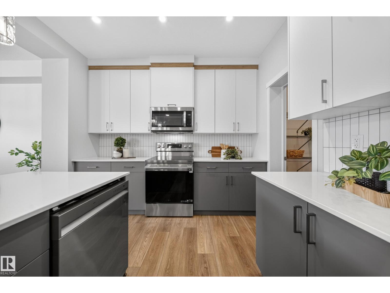 20723 24 AV NW, Edmonton