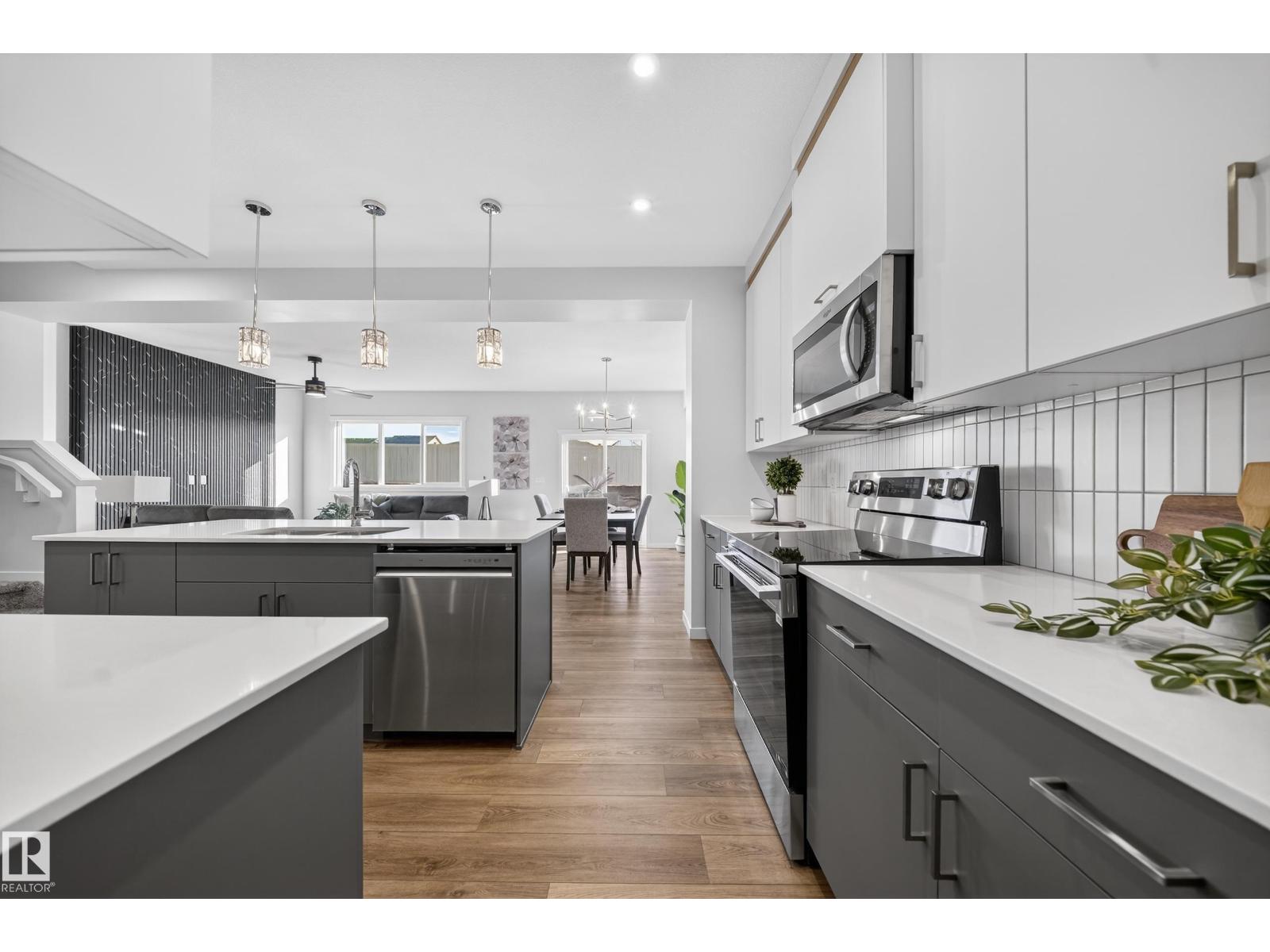 20723 24 AV NW, Edmonton