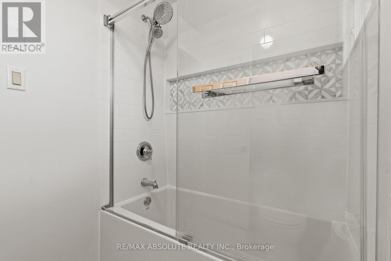 260 ALLAN DRIVE — photo 28