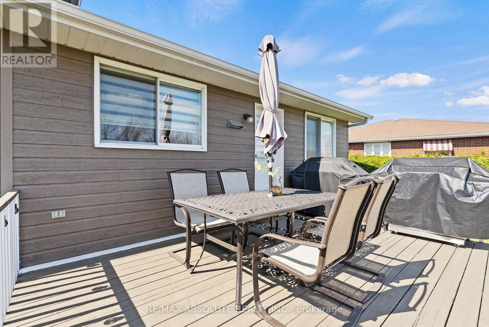 260 ALLAN DRIVE — photo 37