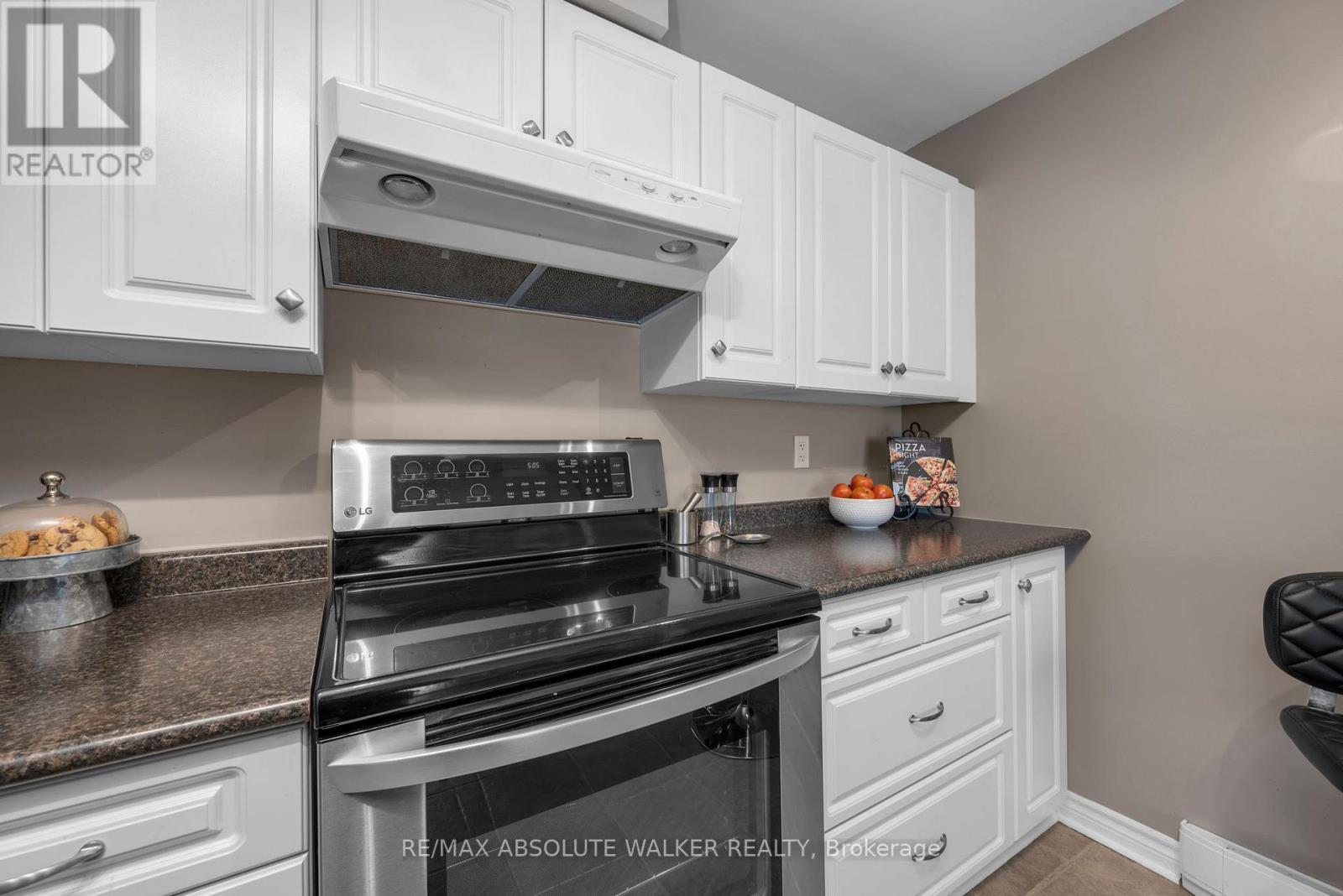 38B - 782 ST. ANDRE DRIVE — photo 23