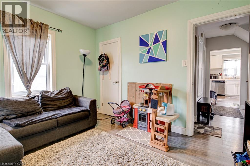 78 PRICE Avenue — photo 17