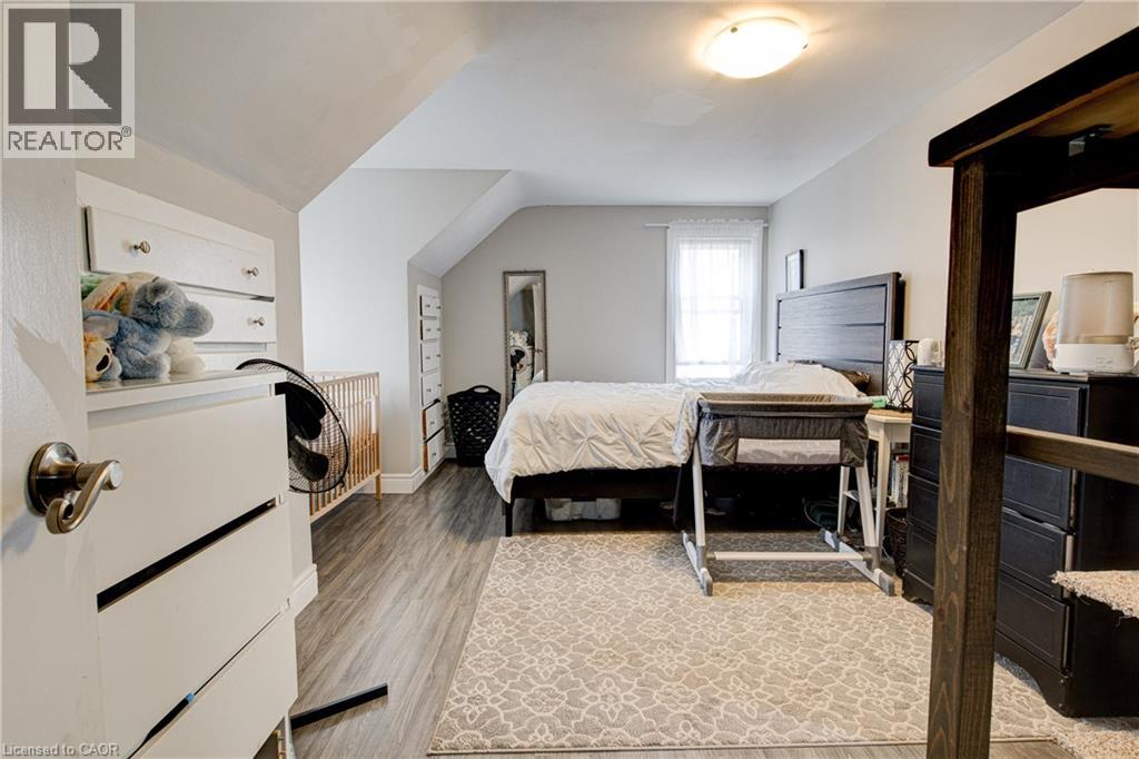 78 PRICE Avenue — photo 21