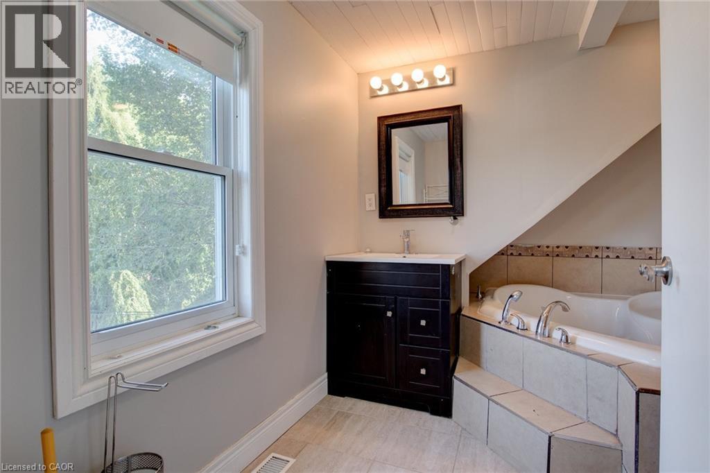 78 PRICE Avenue — photo 23