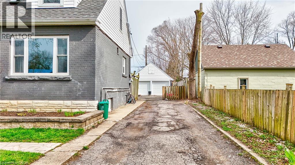 78 PRICE Avenue — photo 3