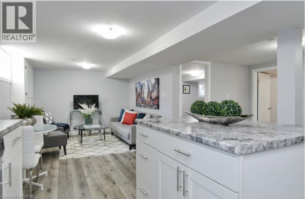 78 PRICE Avenue — photo 35