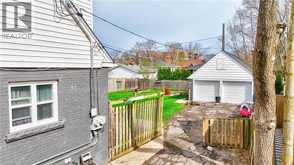 78 PRICE Avenue — photo 43