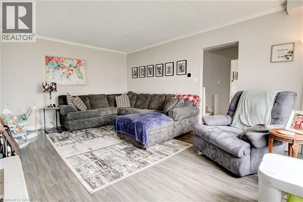 78 PRICE Avenue — photo 7