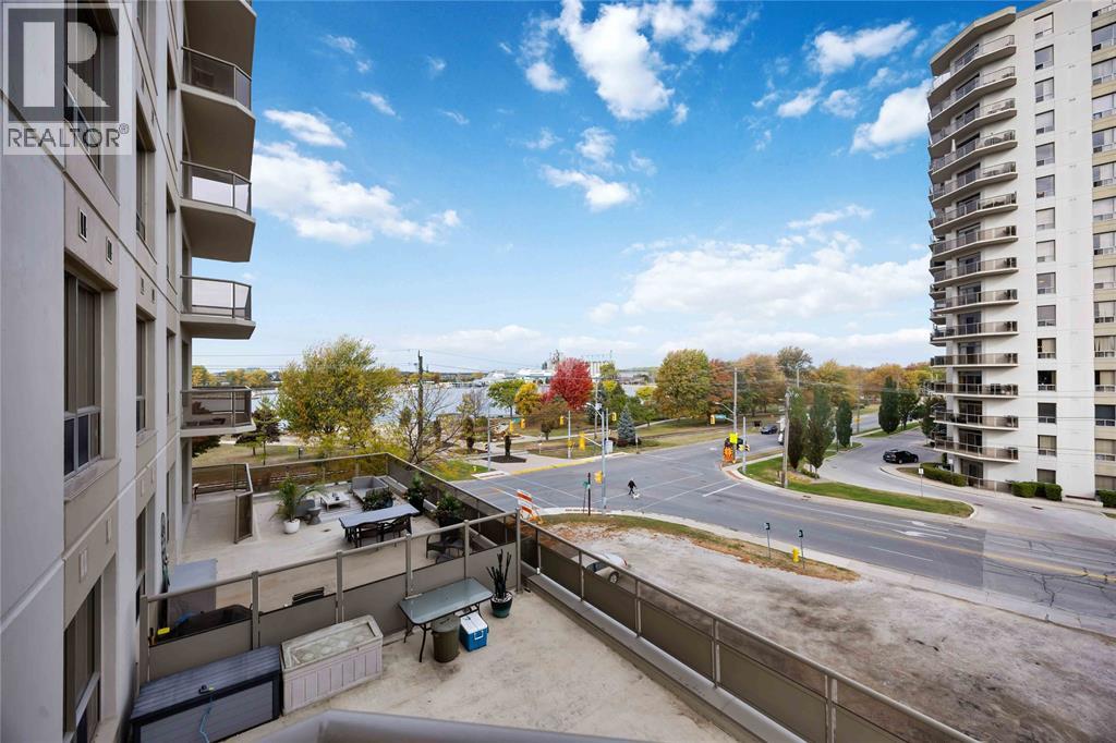 350 FRONT STREET North Unit# 401, Sarnia, Ontario, N7T1A0 — Photo 27