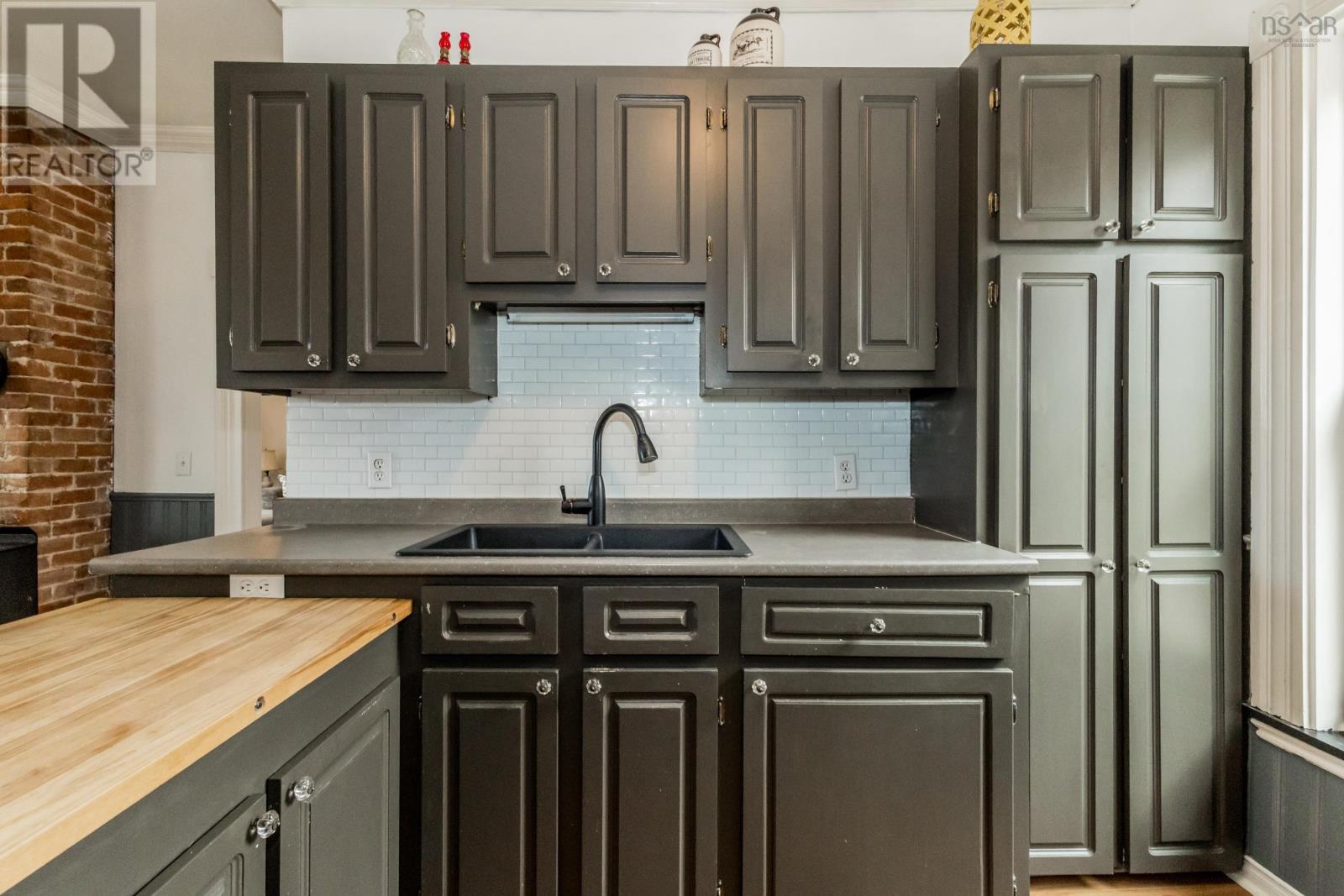 Property 12 of 27 of 15 Park Street