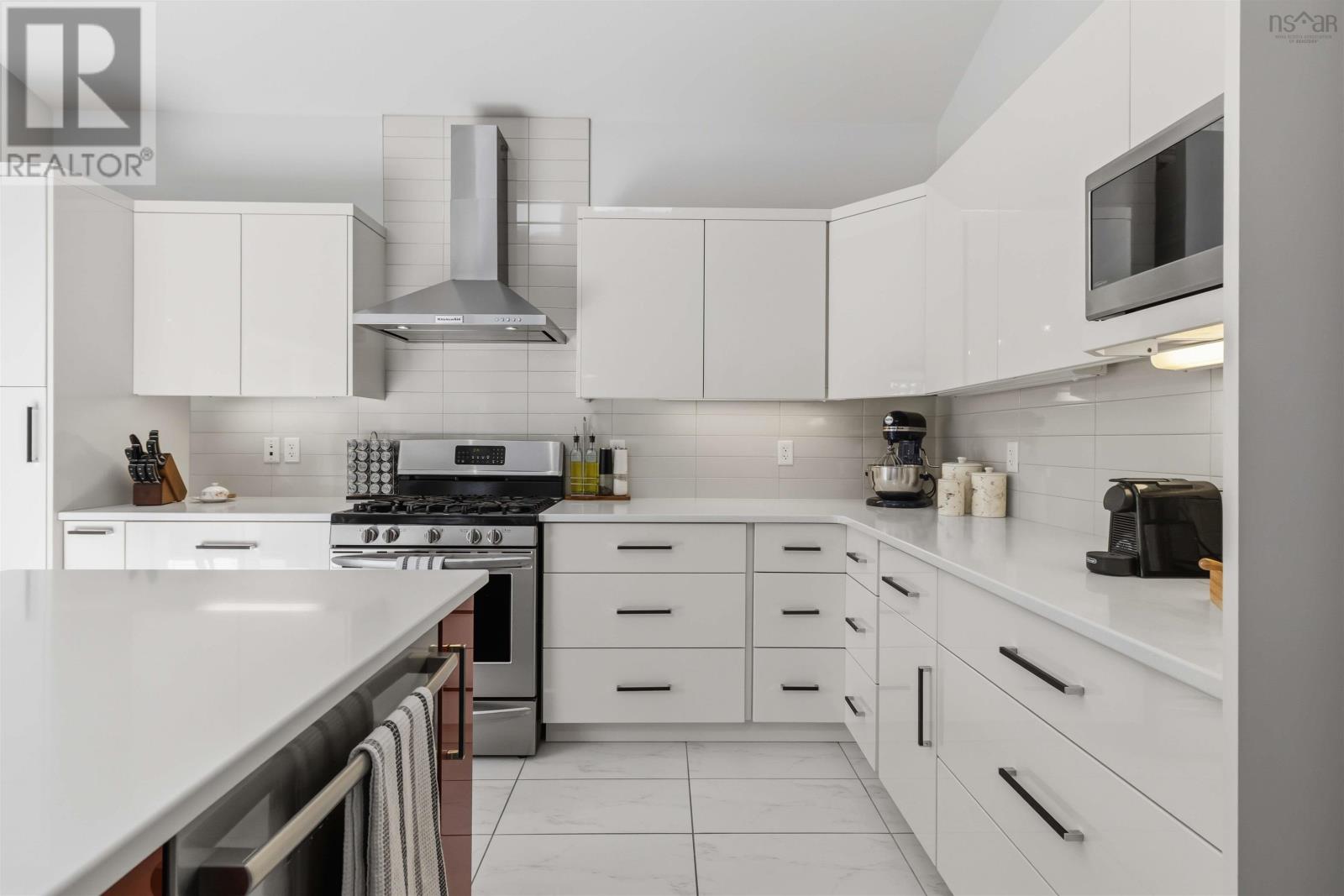 Property 18 of 33 of 88 Armenia Drive