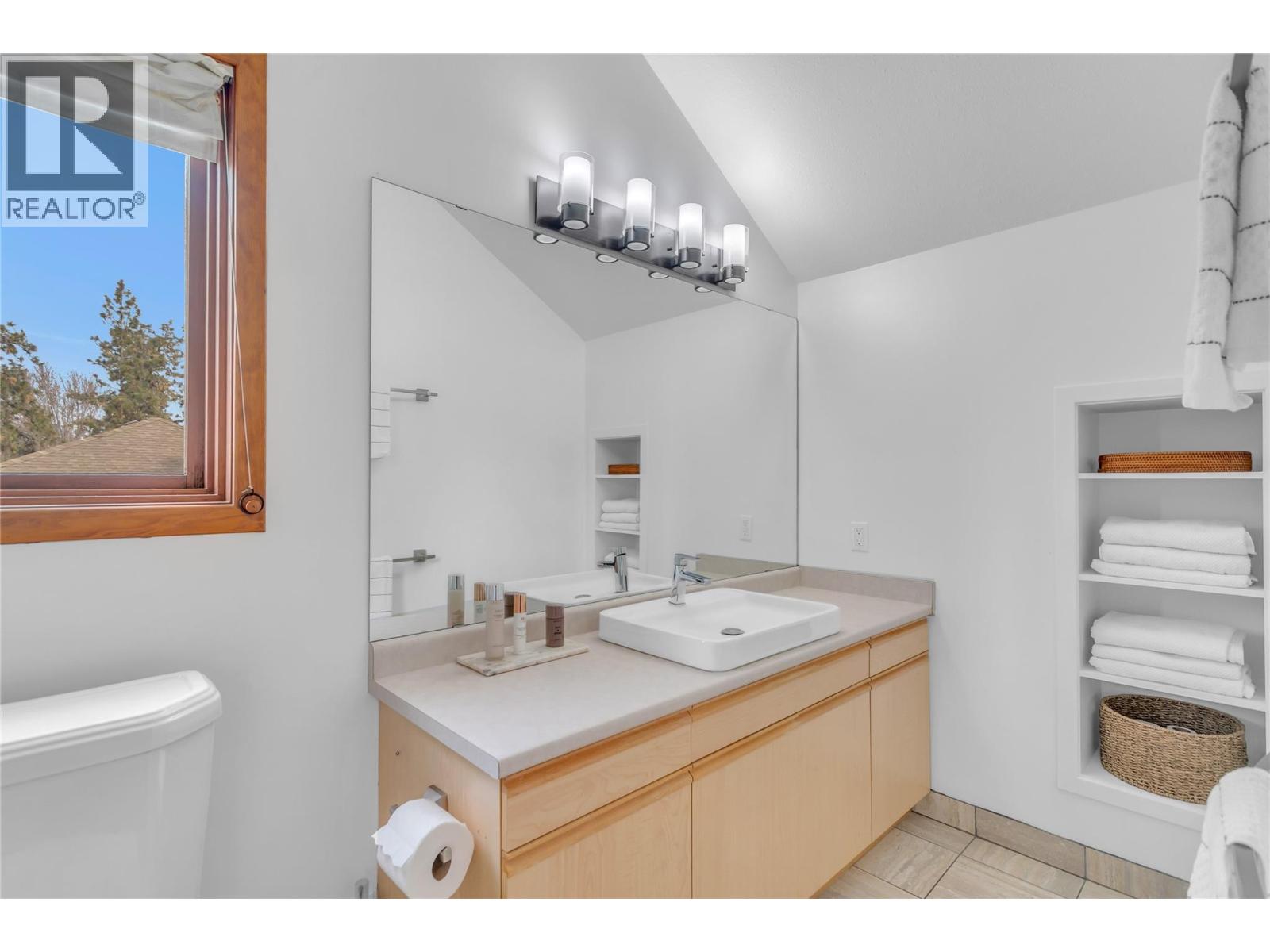  2020 Bennett Road, Kelowna