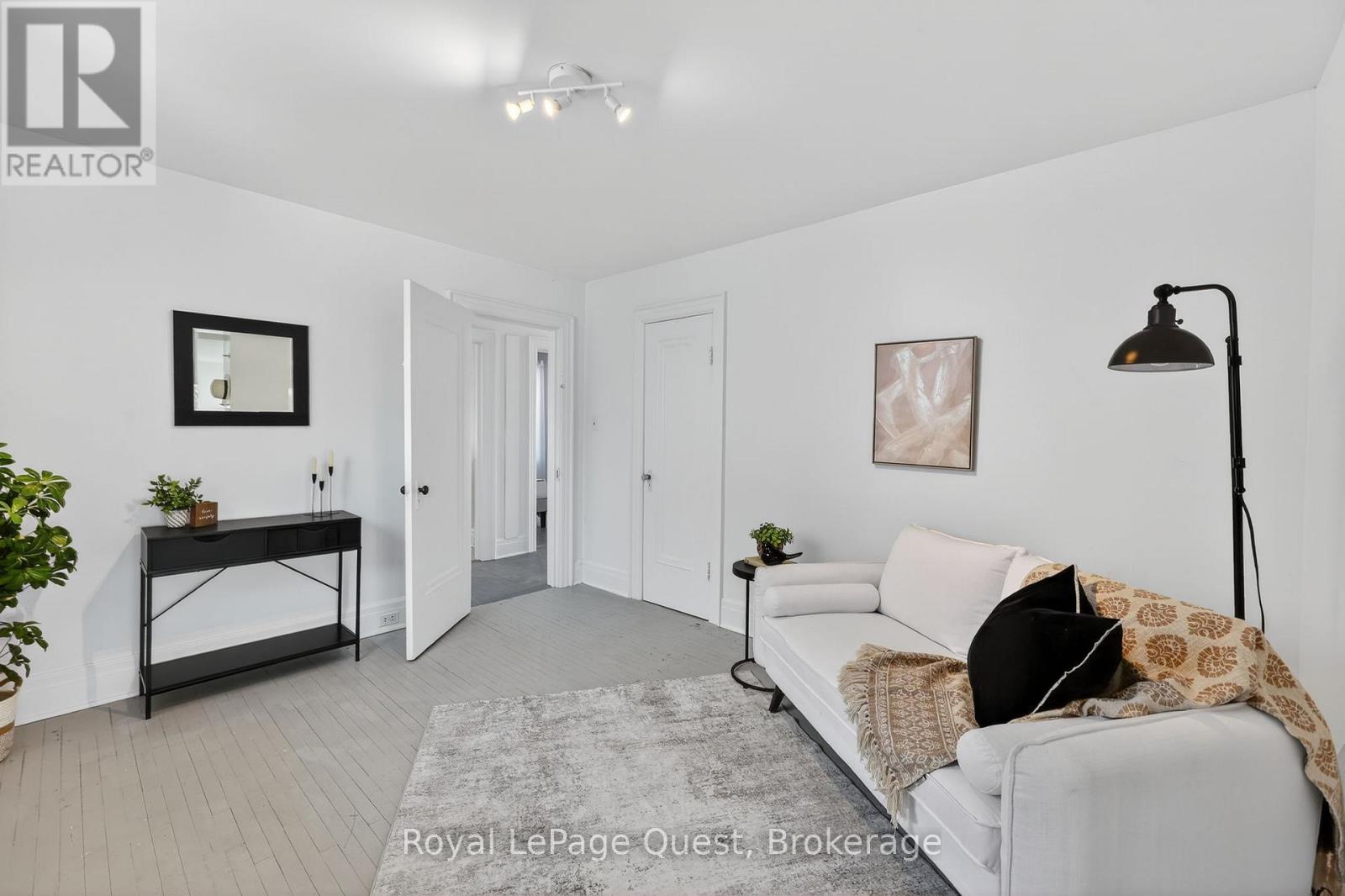 109 BRANT STREET E - 26